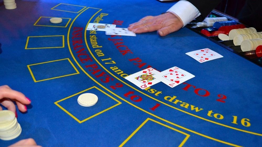 How to Play Live Dealer Blackjack