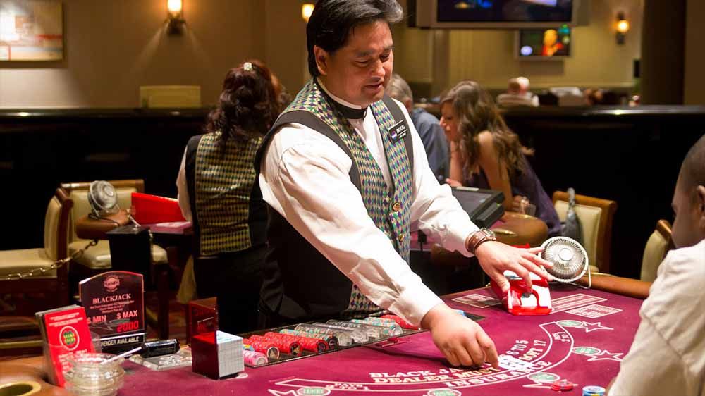 Casino Blackjack Dealer - Starting Your Career Behind The Games Table