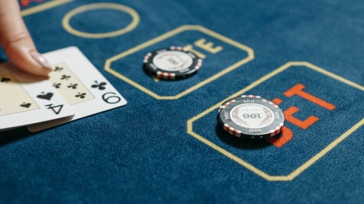 Splitting In Blackjack – How And When To Make This Move?